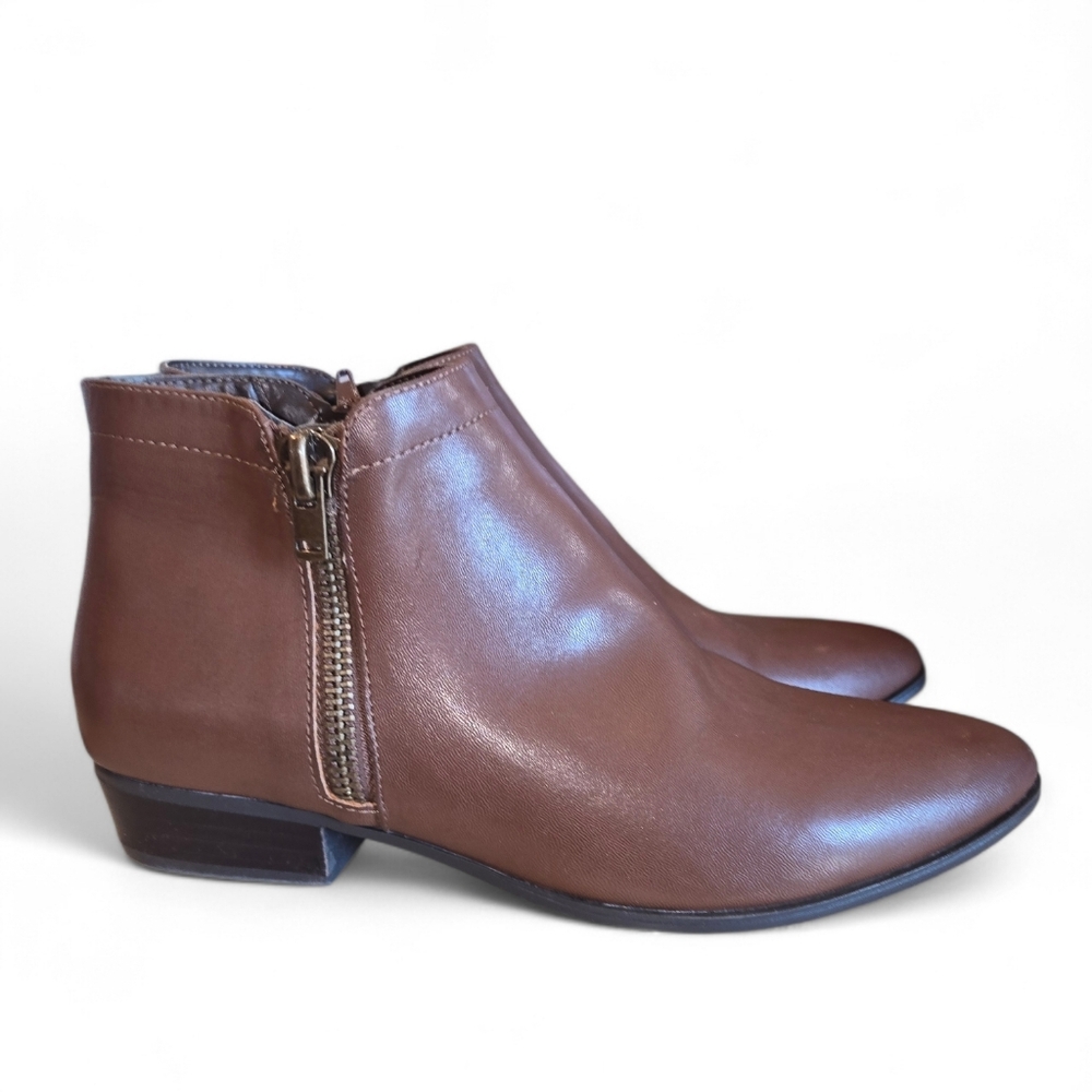 Naturalizer Claire Zip Up Ankle Boot Size 9M In Cinnamon